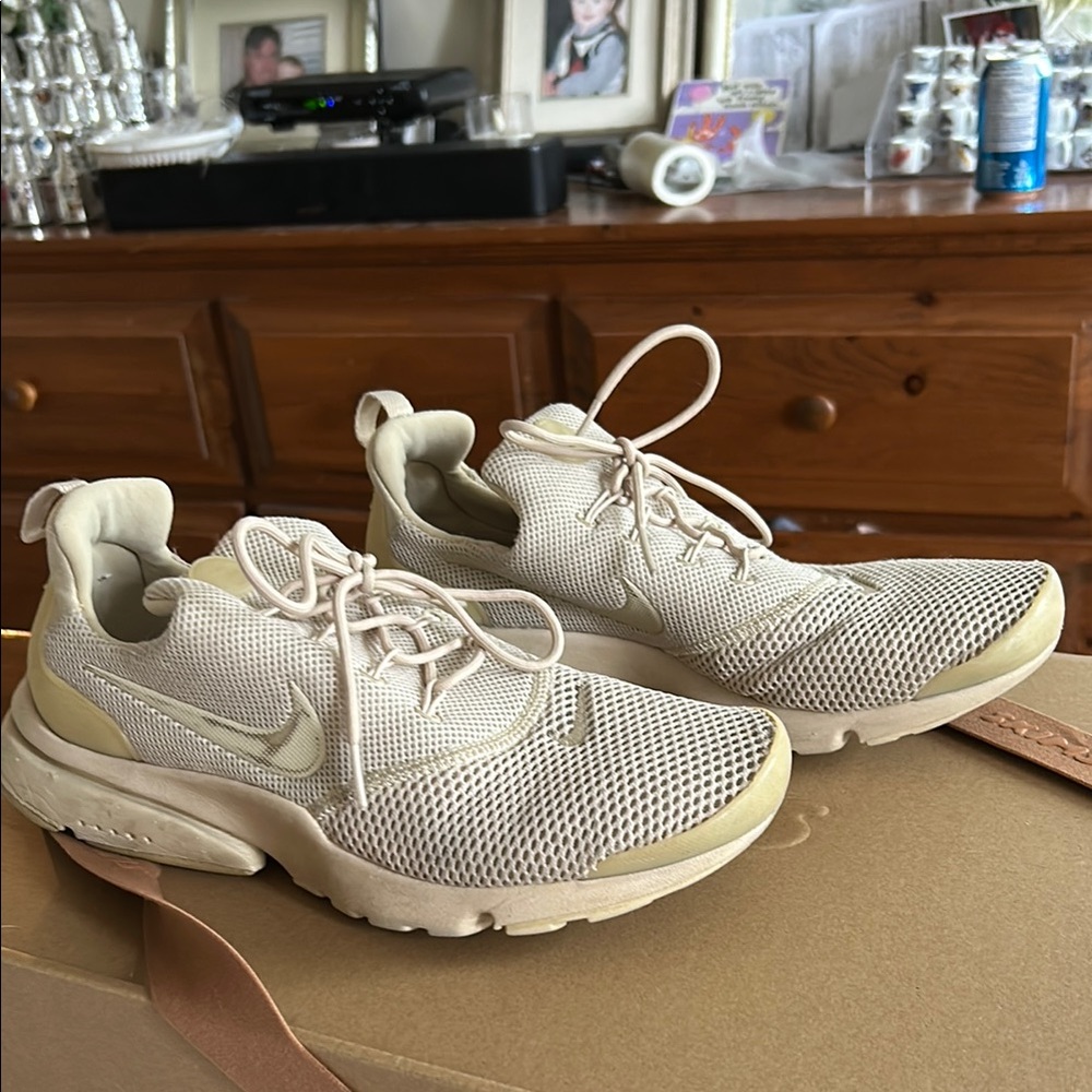 Nike Air Presto in light tan